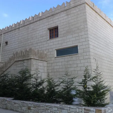 Castle 3*