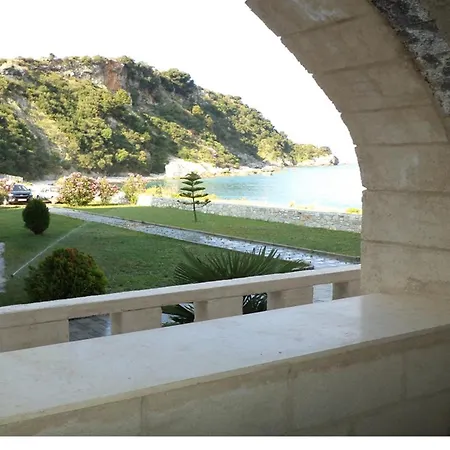 Castle فندق