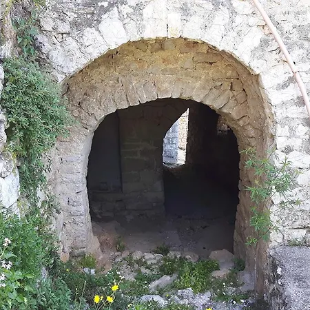 Castle Ξενοδοχείο 3*