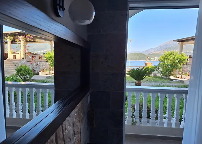 Hotel Castle Himarë