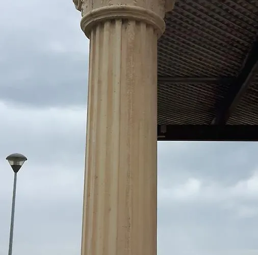 Hotel Castle Himarë